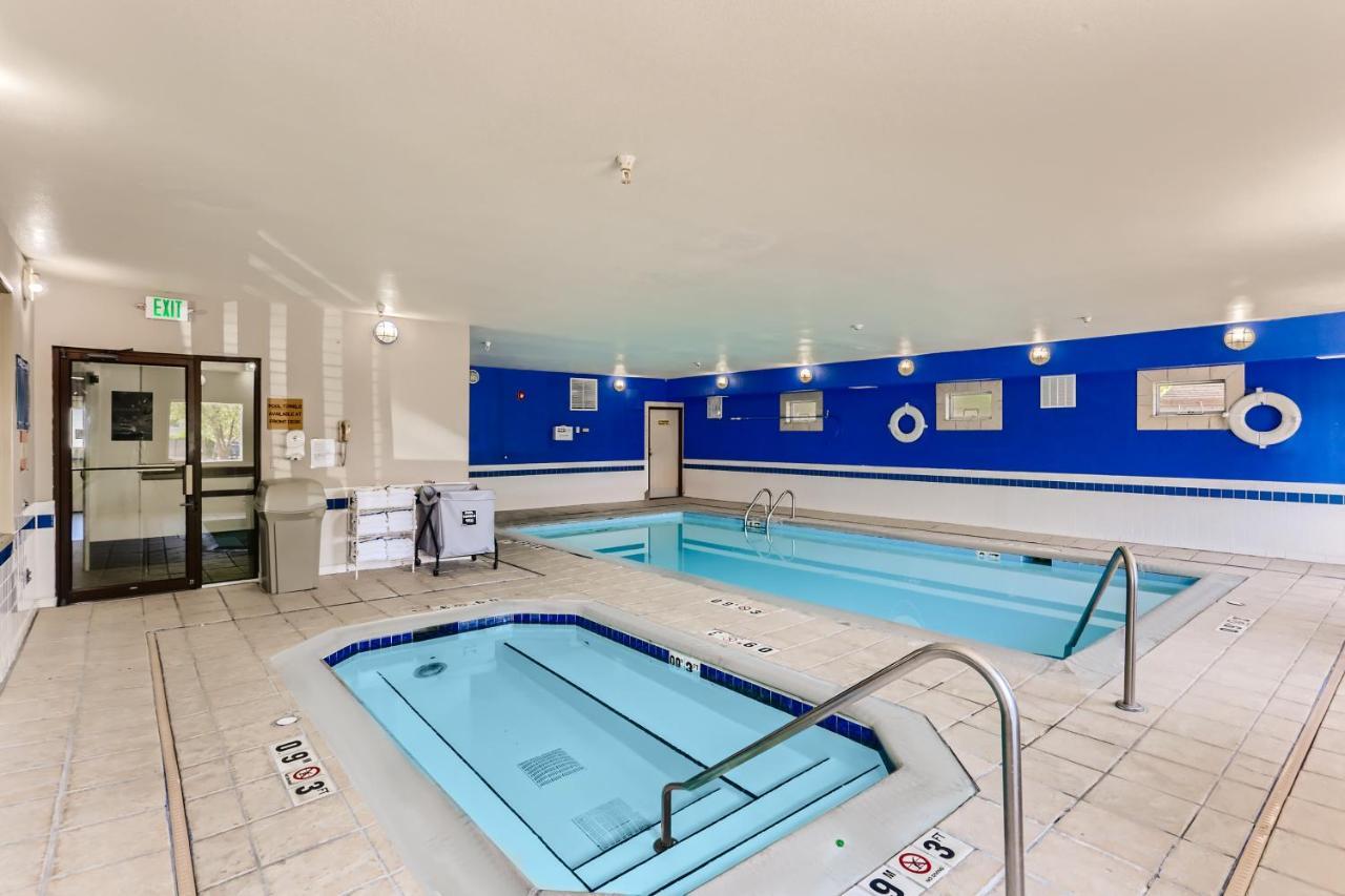 Baymont By Wyndham - Collins Area Hotel 2*