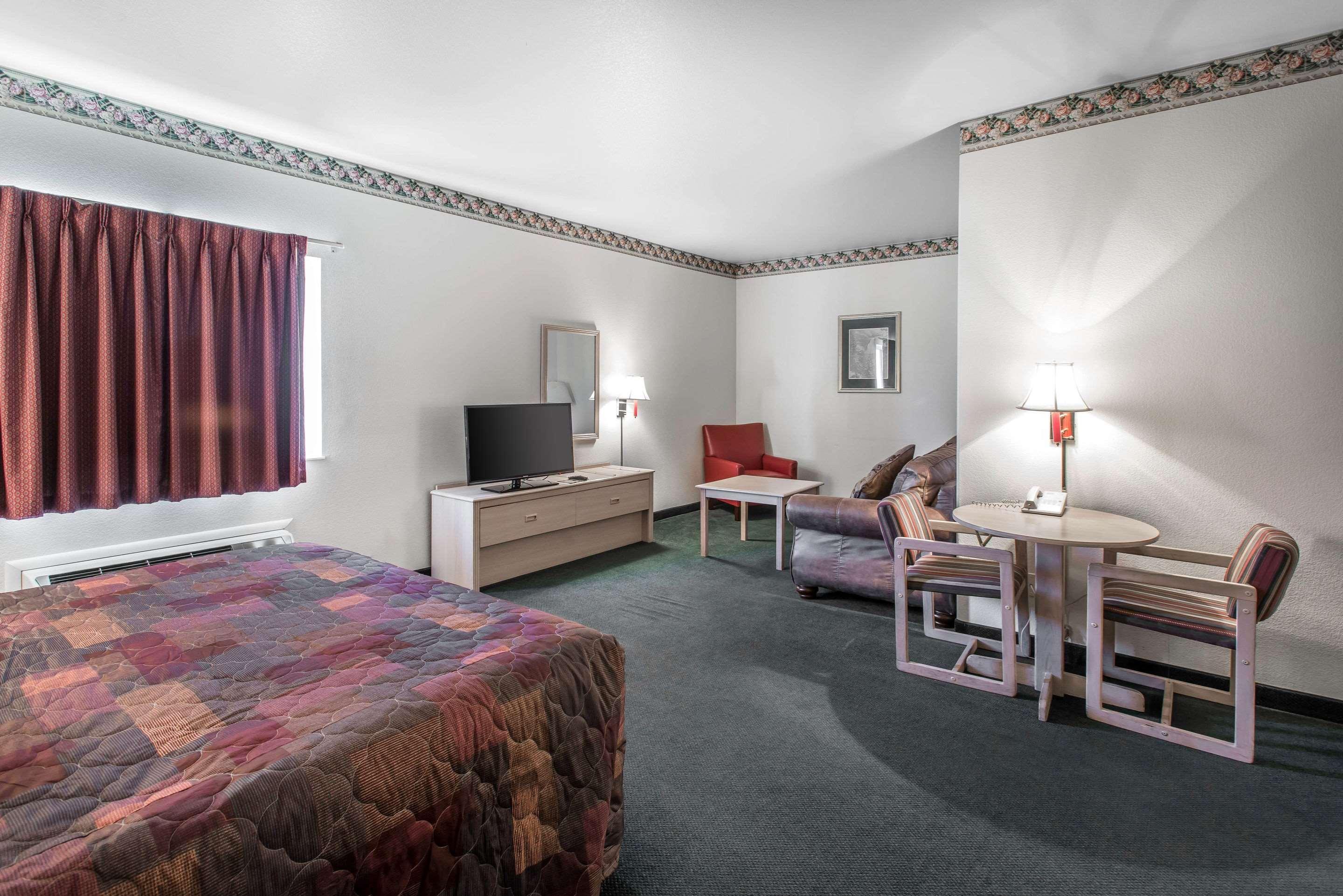 Baymont By Wyndham - Collins Area 2* Loveland