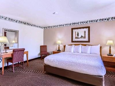 Baymont By Wyndham - Collins Area Hotel 2*
